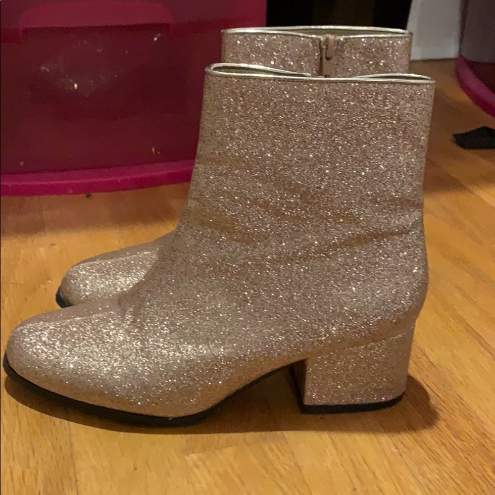 Golf sparkly boots